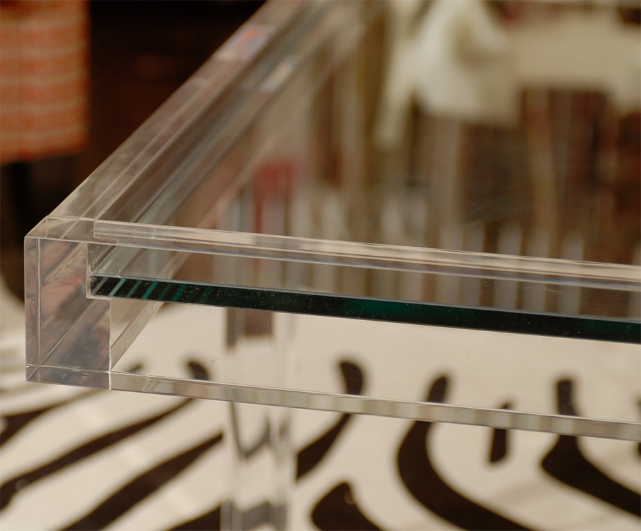 Acrylic Coffee Table For Sale at 1stDibs