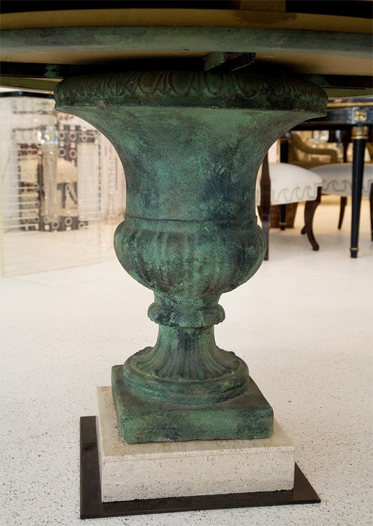 Table néoclassique avec finition d'origine par William Haines Bon état - En vente à Palm Desert, CA