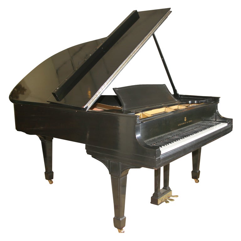 Steinway 
Sons Baby Grand Model M (1924)