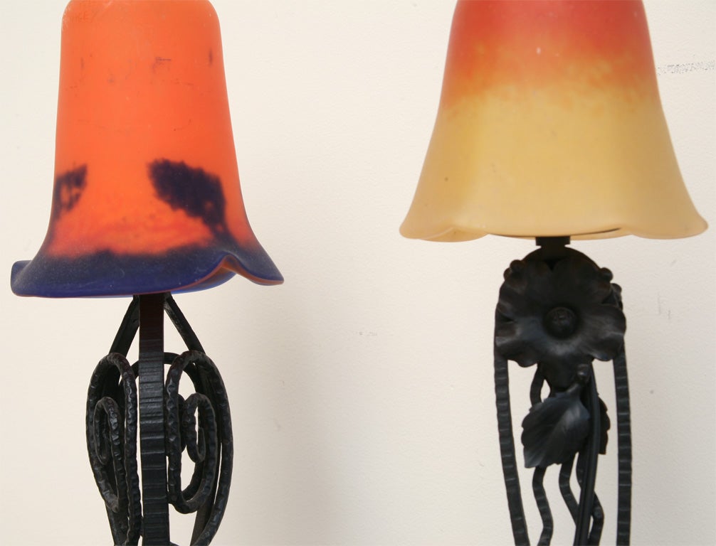 Paire de lampes Art Déco françaises vintage une signées Schneider en vente 2