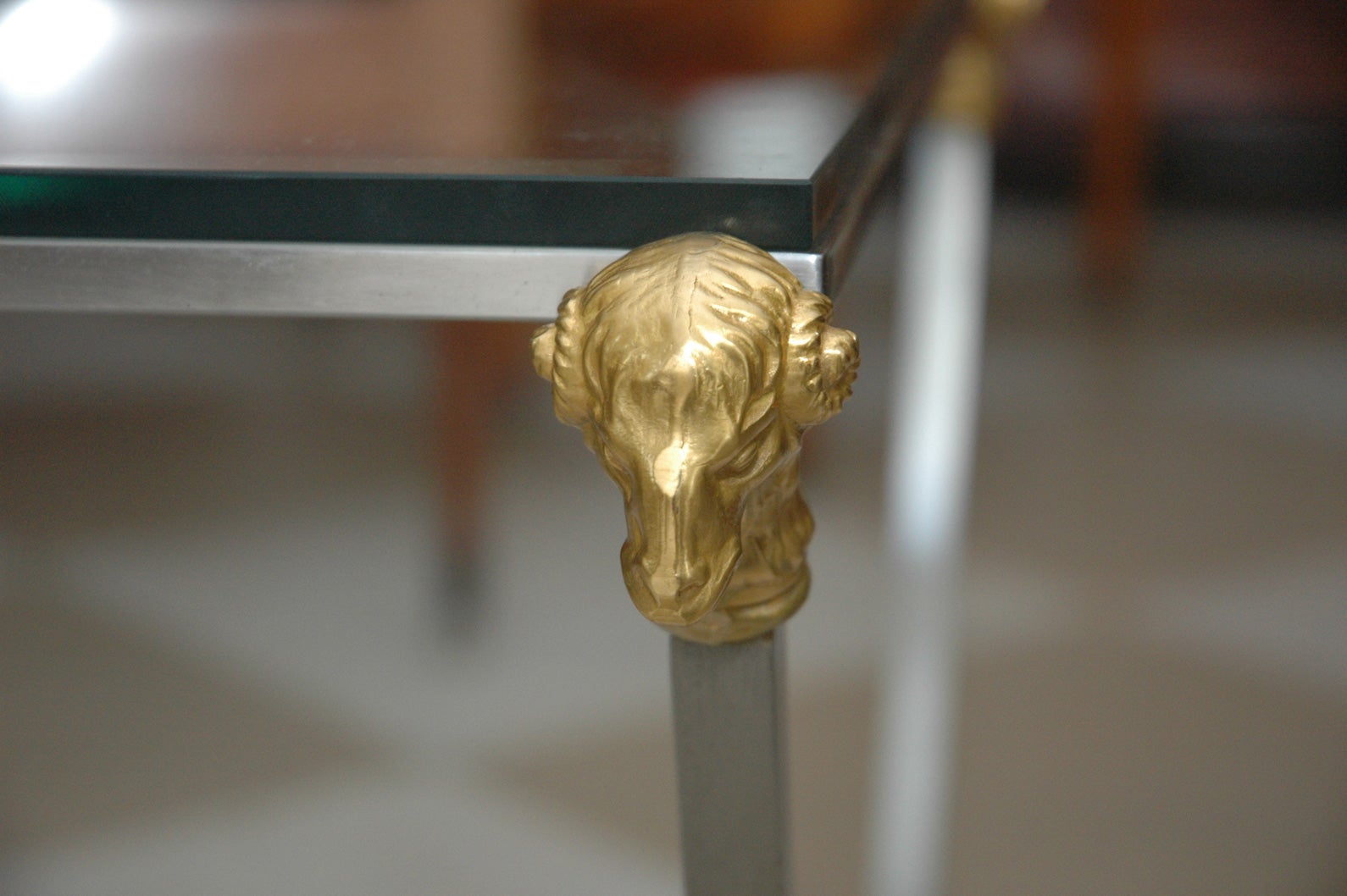 XIXe siècle Table en verre à tête de bélier en bronze et acier du 19e siècle français en vente