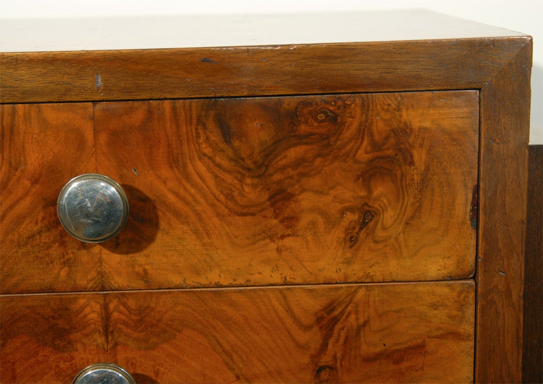 Art Deco period burl walnut side table In Excellent Condition In Houston, TX