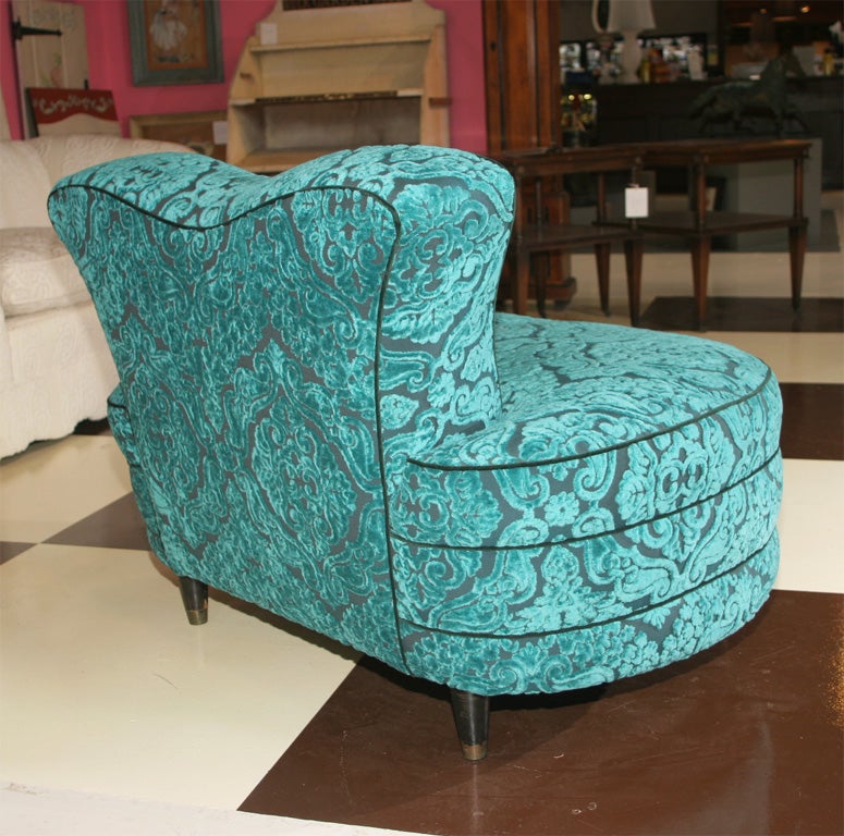 Velvet Pouf 2