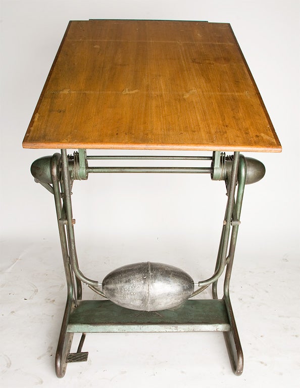 French Vintage drafting table For Sale