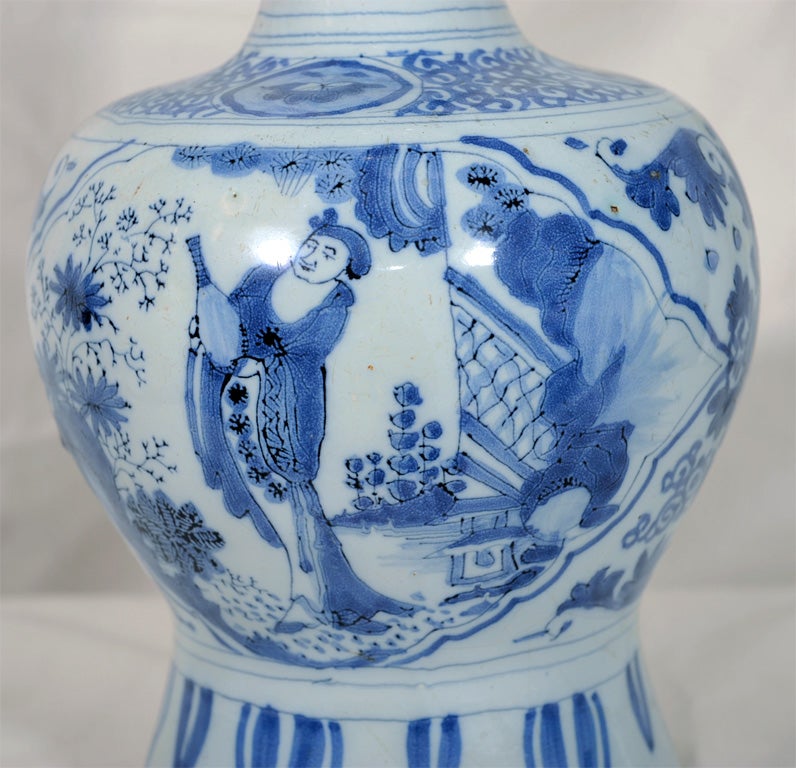 A Pair of Blue and White  Dutch Delft Vases 3