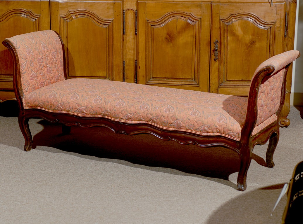 Louis XV Long Walnut Bench with upholstered arms, 18th century 2