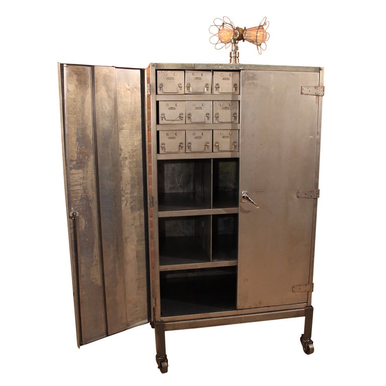 Steel industrial cabinet