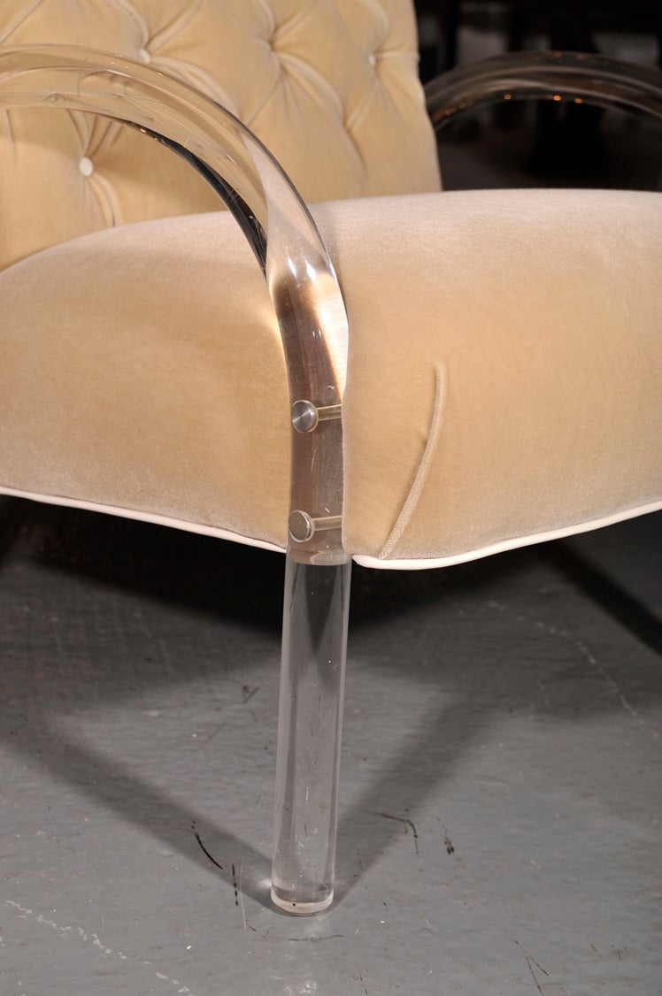 A pair of lucite and mohair arm chairs by Pace Collection In Excellent Condition For Sale In Canaan, CT