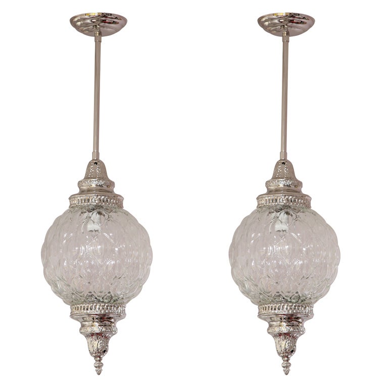 IMPRESSIVE GLOBE PENDANT LIGHTFIXTURES