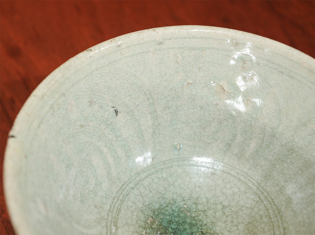 14th - 15th Century Thai Celadon Green Glazed Pottery Bowl 2