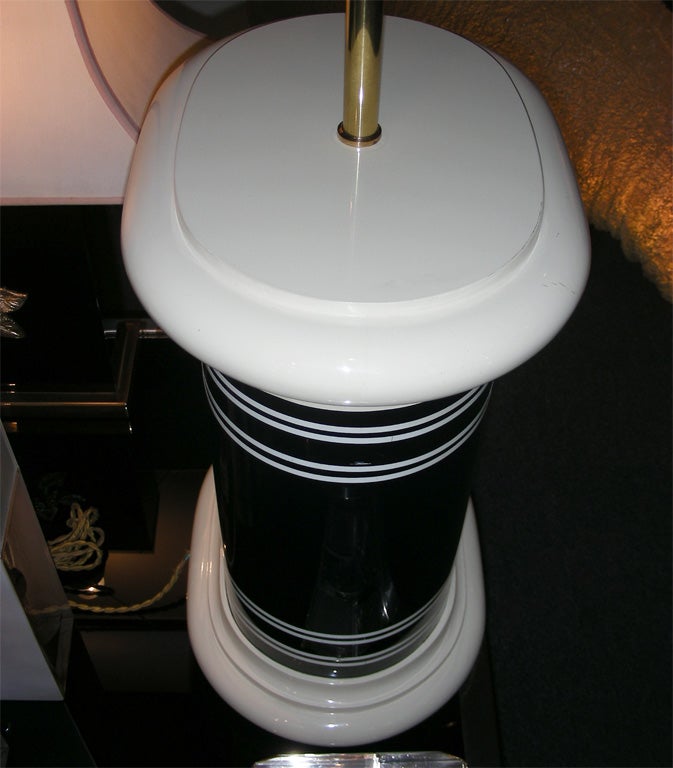 Laque Lampe laquée bicolore 1970-1980 en vente