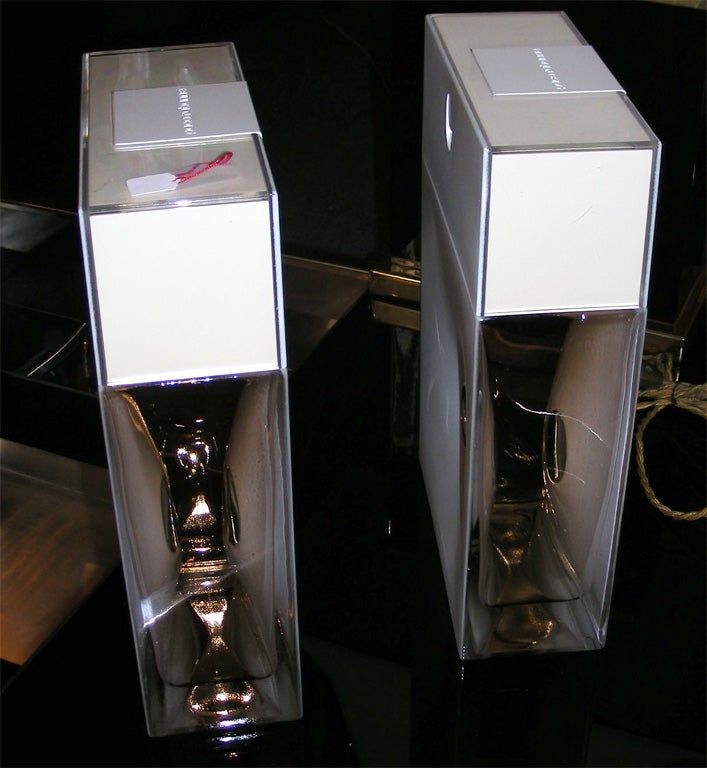 Dos frascos de perfume 