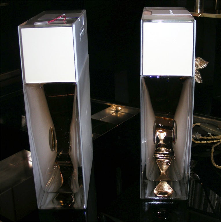Dos frascos de perfume 