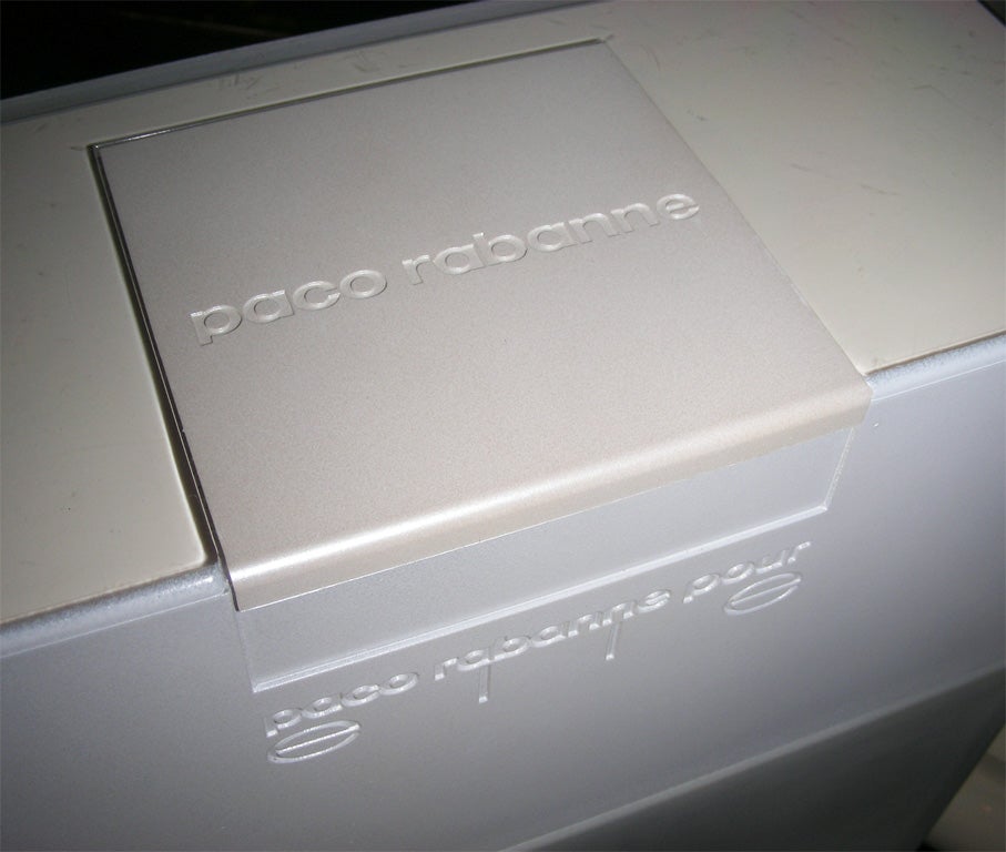 Dos frascos de perfume 