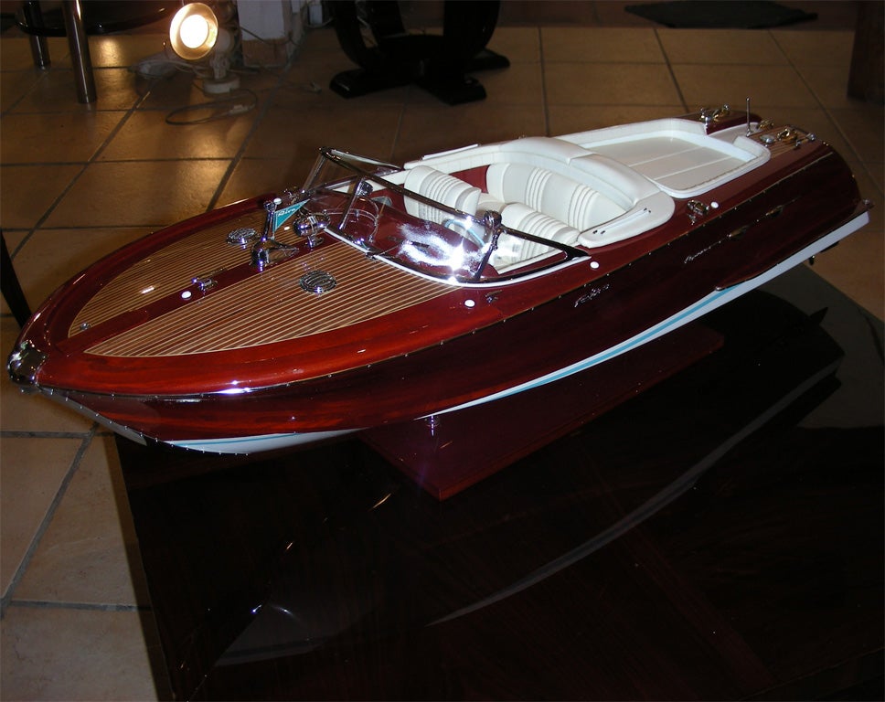 Mahogany Contemporary Model Boat Reproduction of 1972 AcquaRiva