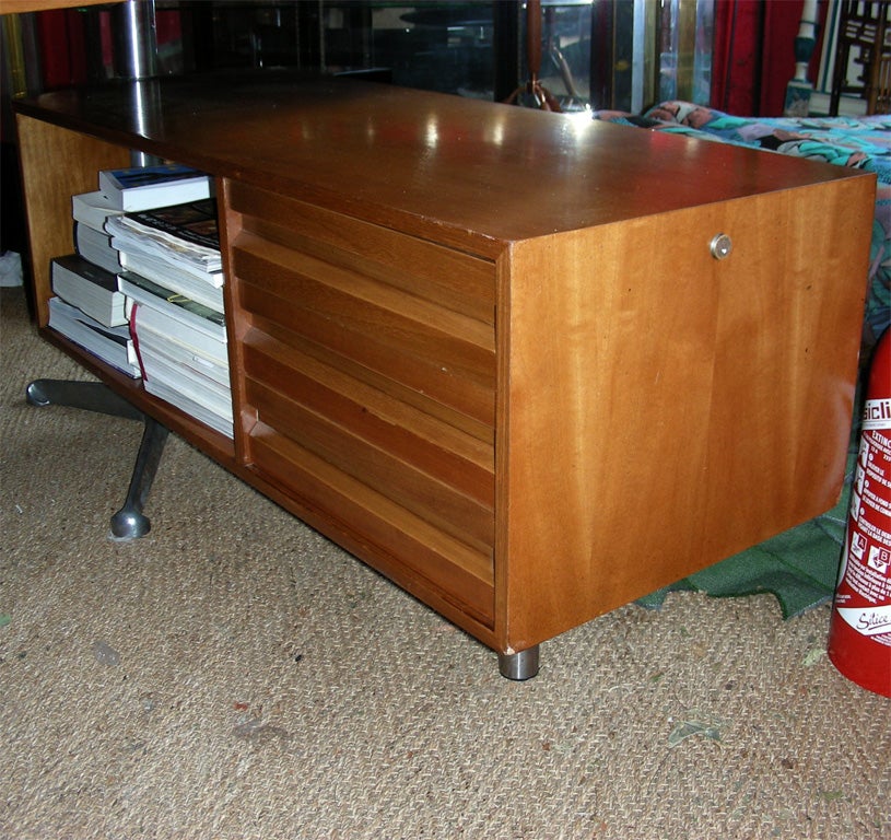 1960s Desk by Osvaldo Borsani for Tecno For Sale 1