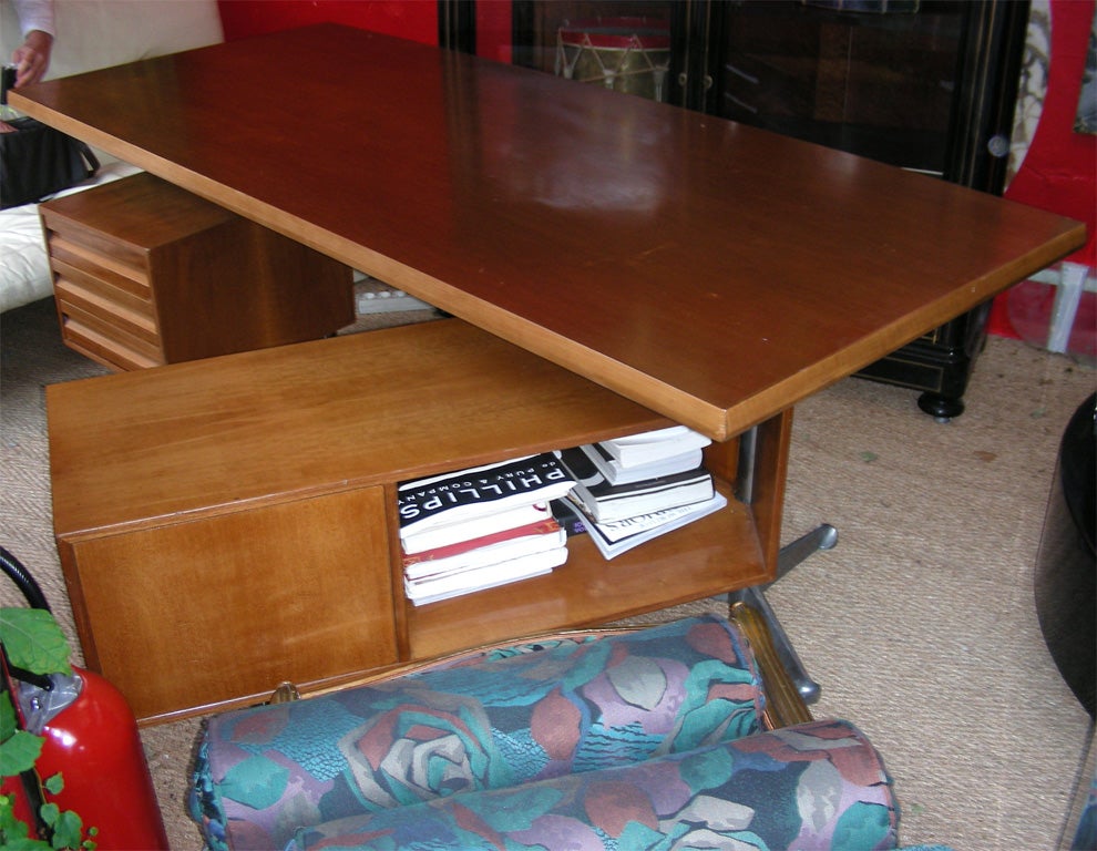 1960s Desk by Osvaldo Borsani for Tecno For Sale 4