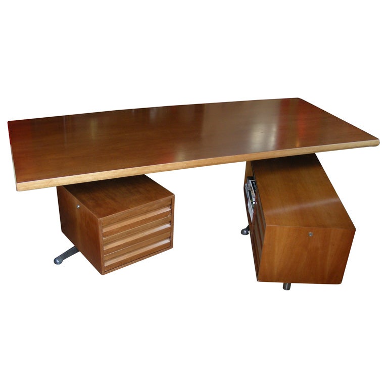 1960s Desk by Osvaldo Borsani for Tecno For Sale