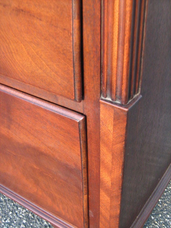 English Mahogany chest of drawers For Sale