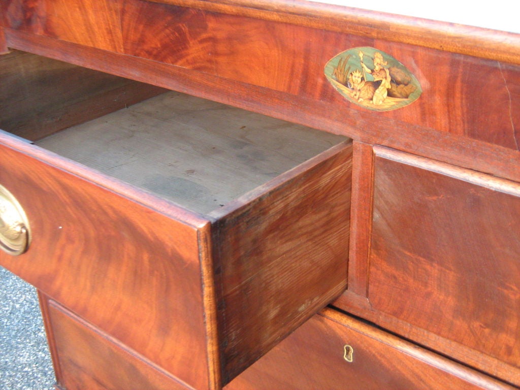 Mahogany chest of drawers In Good Condition For Sale In Bridgehampton, NY