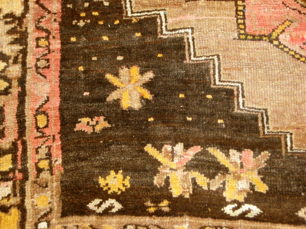 Dazzling Large Turkish rug 2