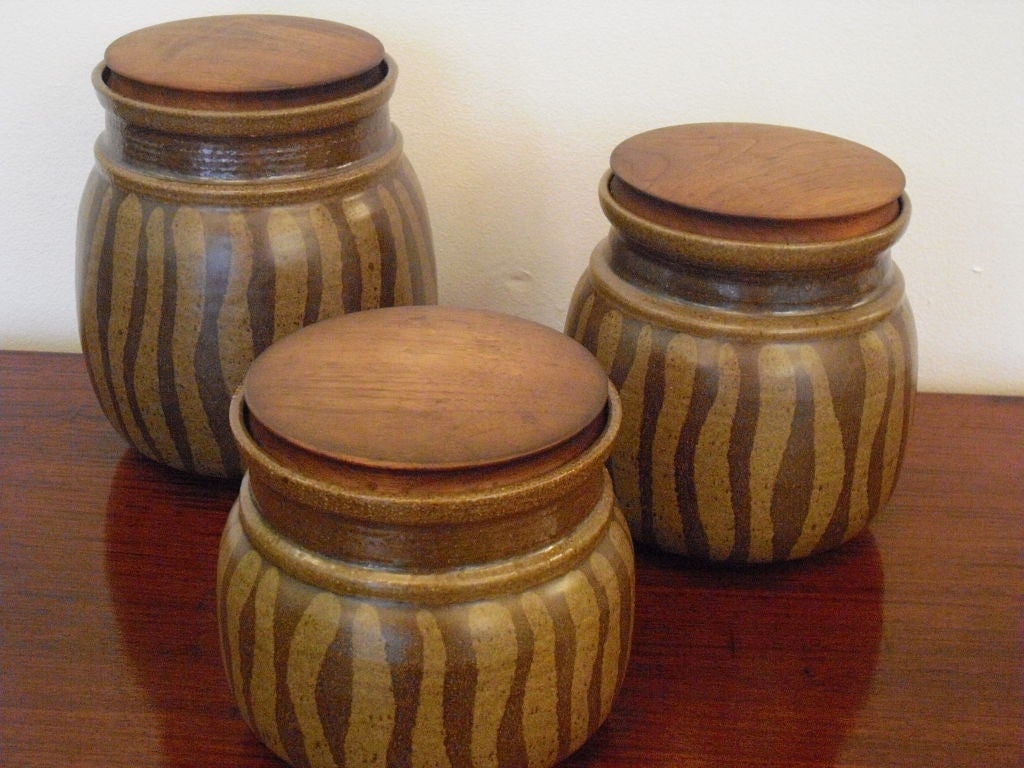 Three Victoria Littlejohn Studio Stoneware Jars 1
