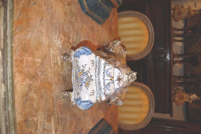 19th c. Faiance Center Piece In Good Condition In New Orleans, LA