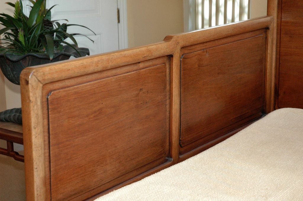 Joinery A SUMPTUOUS CHINESE HUA LI LARGE DAY BED (CHUANG) For Sale