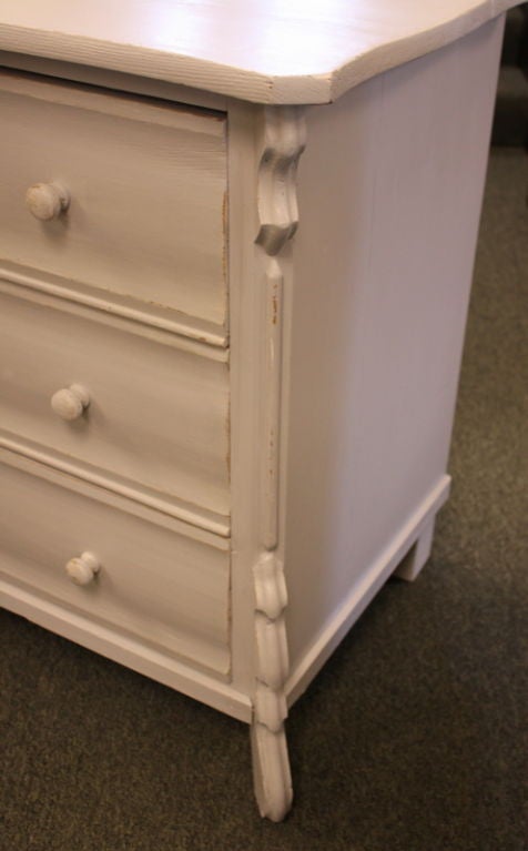 Antique Painted Pine Cottage Chest of Drawers In Good Condition In Port Chester, NY
