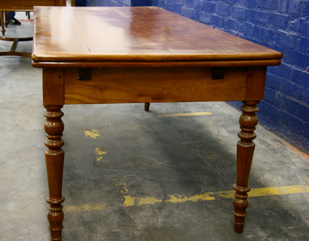 Italian Rustic Cherry Dining Table In Good Condition In Los Angeles, CA