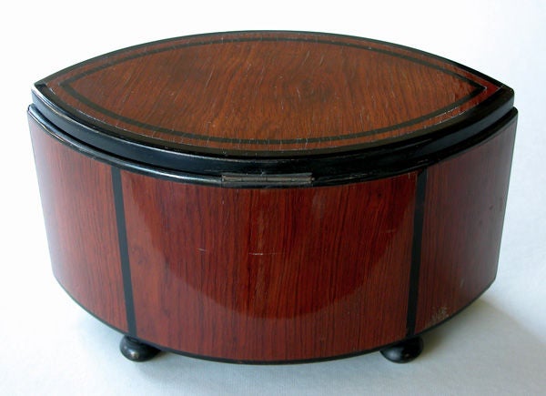 A Stylish German Art Deco Mahogany Elliptical-Form Box with Ebony Inlay 1