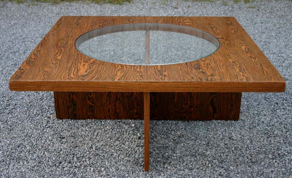 Mid-Century Modern Italian Coffee Table For Sale