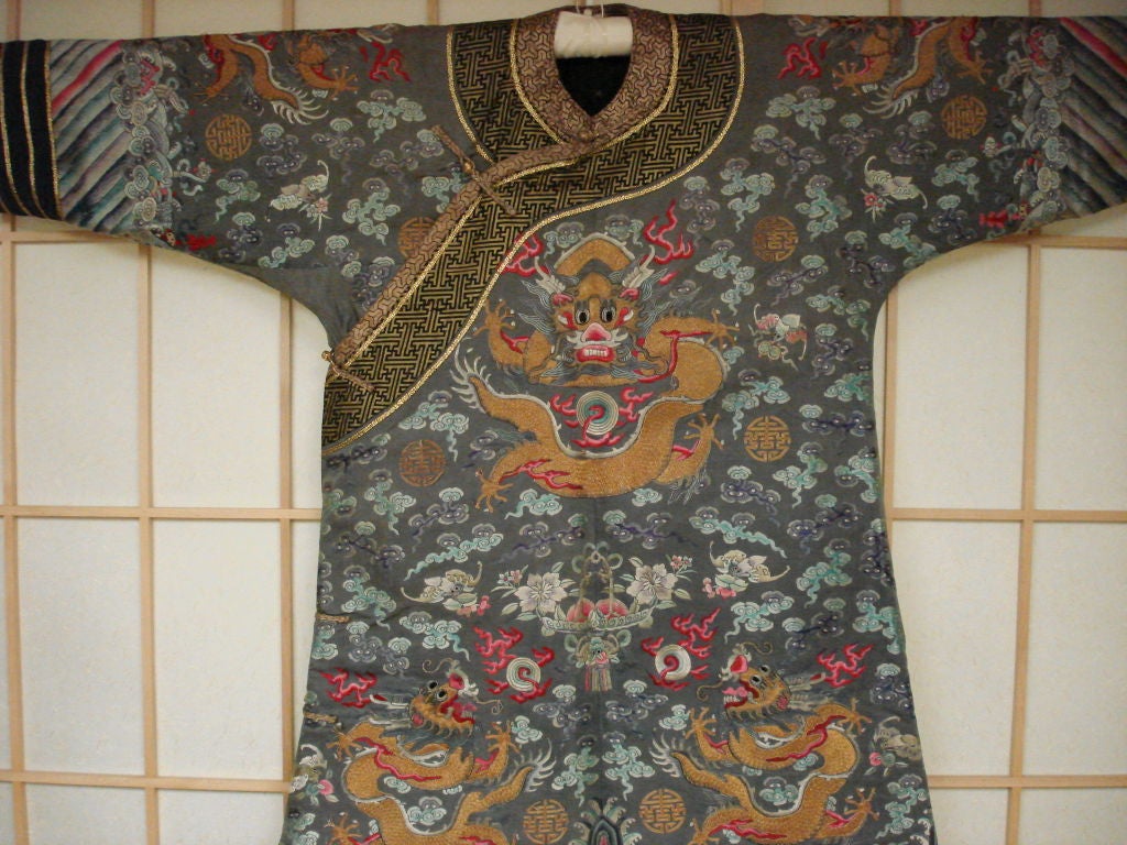 Fine Chinese Qing Dynasty Dragon Robe, 19th century, with satin stiches and gold stitches on light grey ground robe.