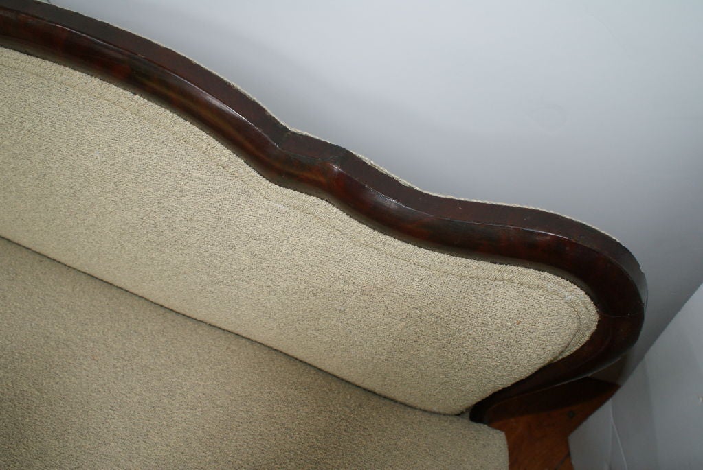 American Empire Flame Mahogany Love Seat (Banquette)