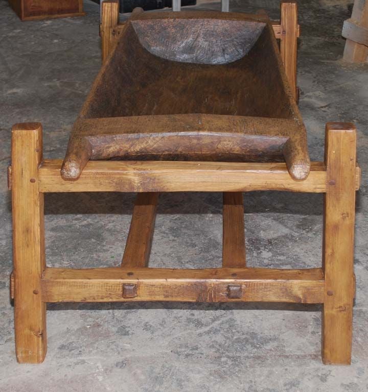 Grande jardinière ou table basse ancienne en bois de cervidé Excellent état - En vente à Los Angeles, CA
