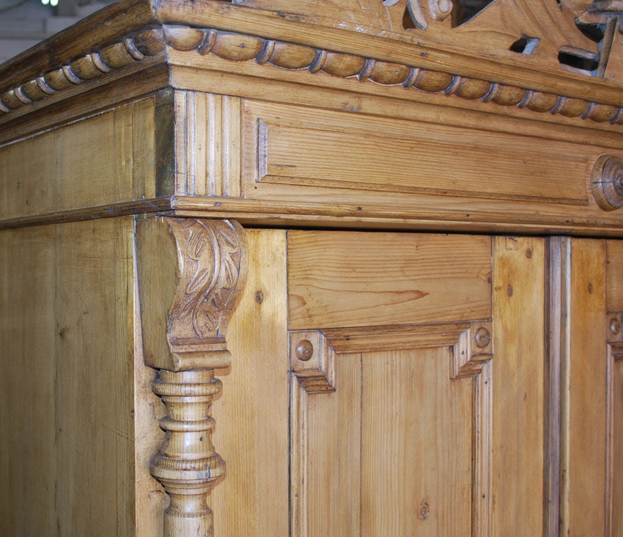 Baltischer Kleiderschrank (19. Jahrhundert)