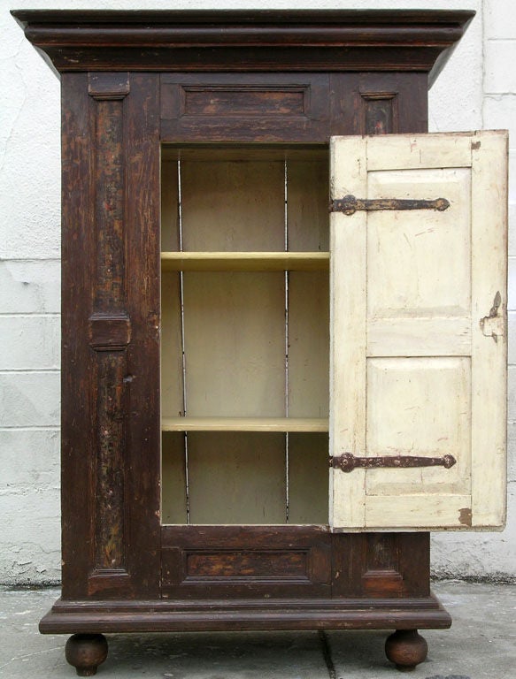 Swedish 17th Century Baroque Cupboard For Sale 1