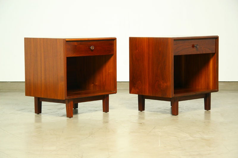 Pair Of Walnut Cube Night Stands By Glenn Of California at 1stdibs