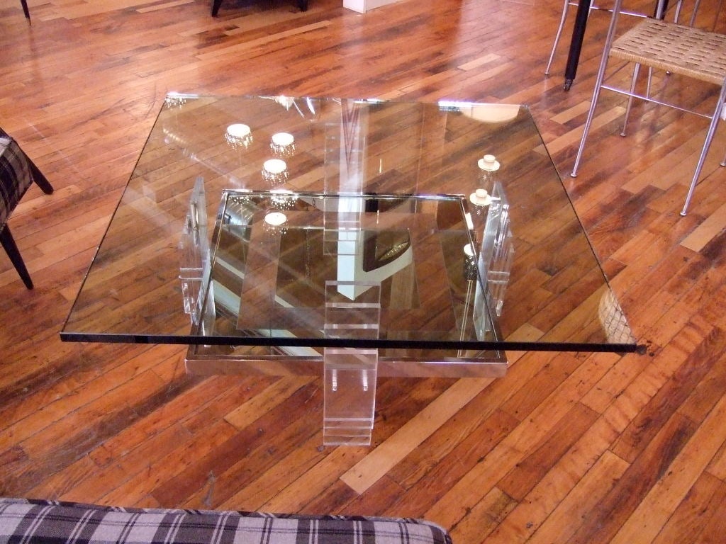 FINAL SALE! THIS ITEM IS PART OF THE 1STDIBS SATURDAY SALE. WE WILL NOT DISCOUNT OR HOLD THESE ITEMS. SALE ENDS NEXT FRIDAY, APRIL 22, WHERE THEY WILL RETURN TO THEIR REGULARLY LISTED PRICEMid Century coffee table with a thick glass top.  The base