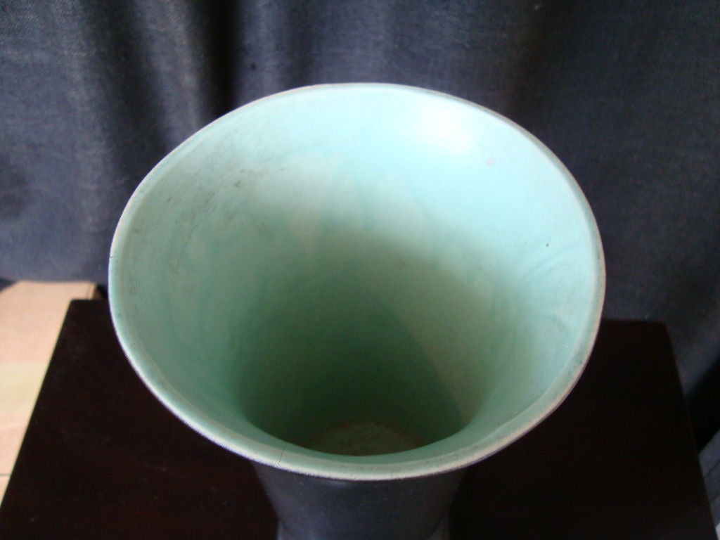 American Ceramic Campagna Vase in Gray with a Turquiose Glaze For Sale