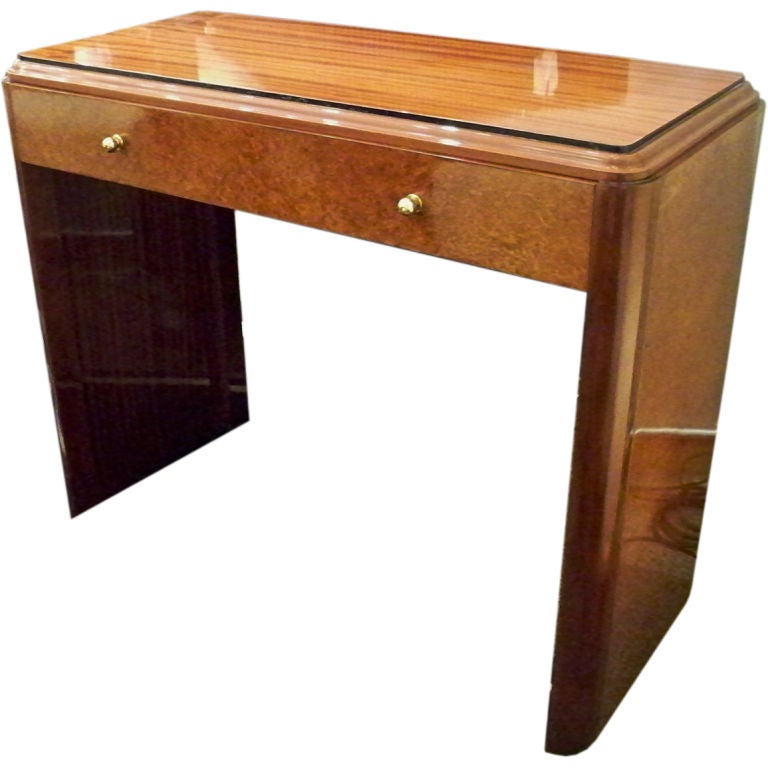 An Art Deco Vanity / Dressing Table in Mahogany and Amboina