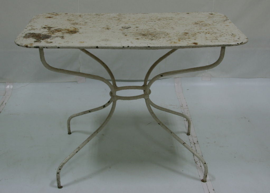 Early 1900s French iron bistro table.
Dimensions: 28