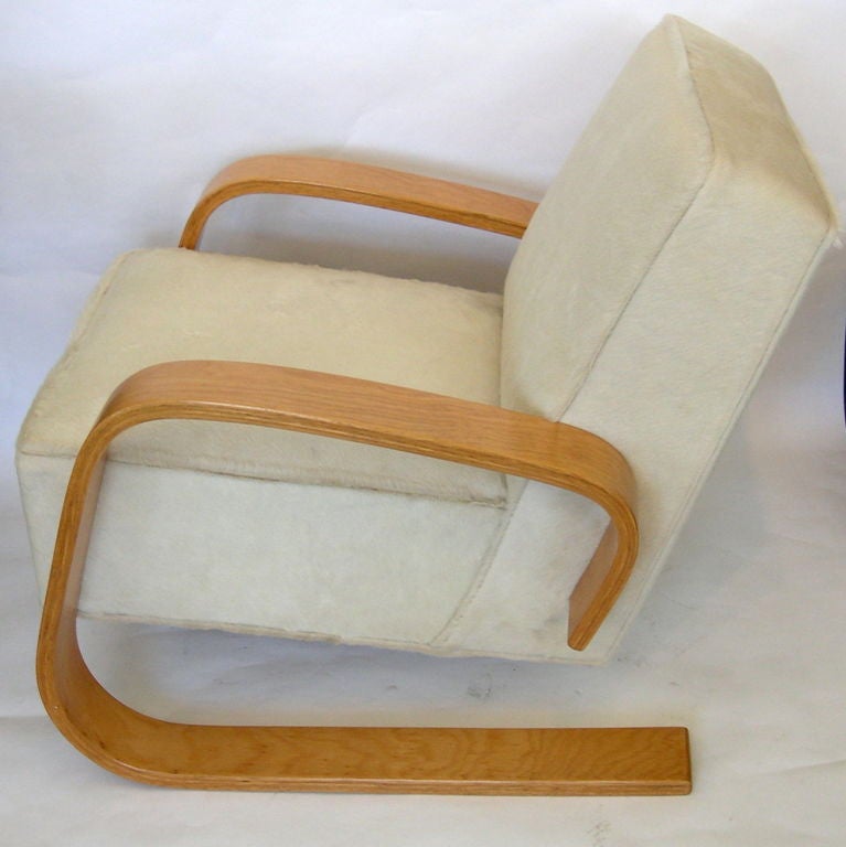 Early Original Alvar Aalto Tank Chair in Hair on Hide In Good Condition In Los Angeles, CA