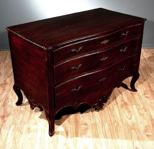 18th Century and Earlier A Beautiful Portugese Three Drawer Commode For Sale
