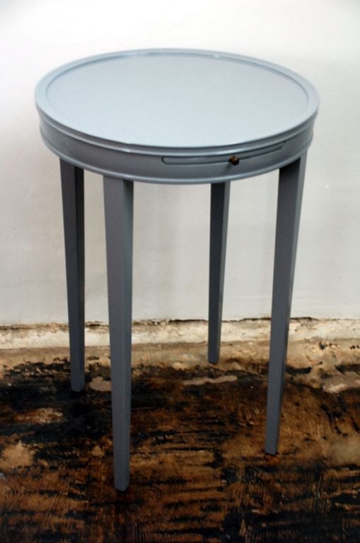 Chic Grey Lacquered Slender Side Table For Sale at 1stdibs