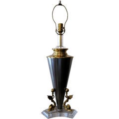 SINGLE BRASS, METAL AND LUCITE TABLE LAMP.