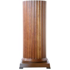 Baker columnar pedestal