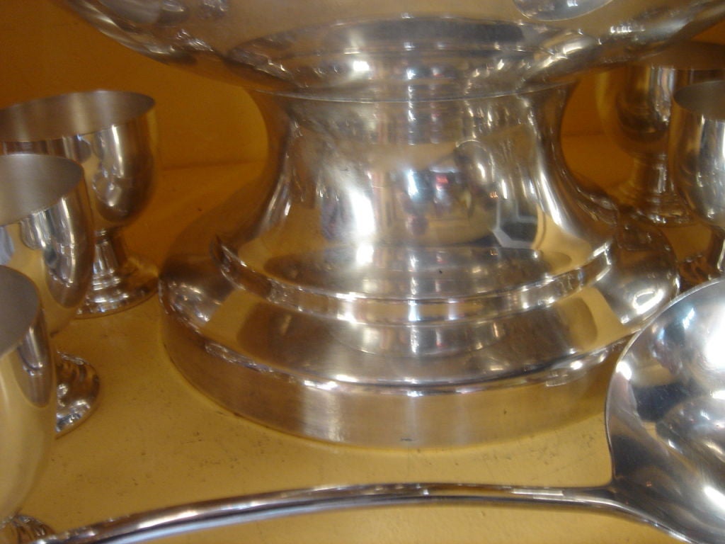 Punch Bowl Set In Excellent Condition In Sarasota, FL