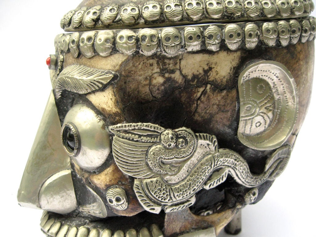Striking Tibettan Monk's silver-clad Skull 3