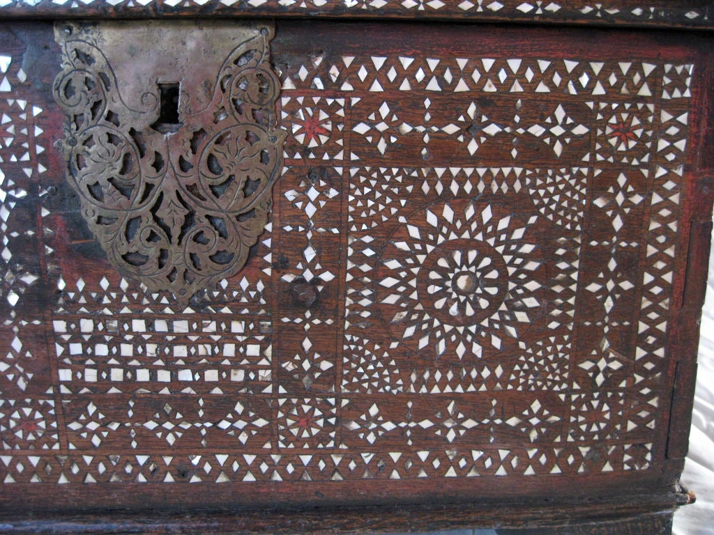 Two 17th c. Ottoman inlaid table chests For Sale 4